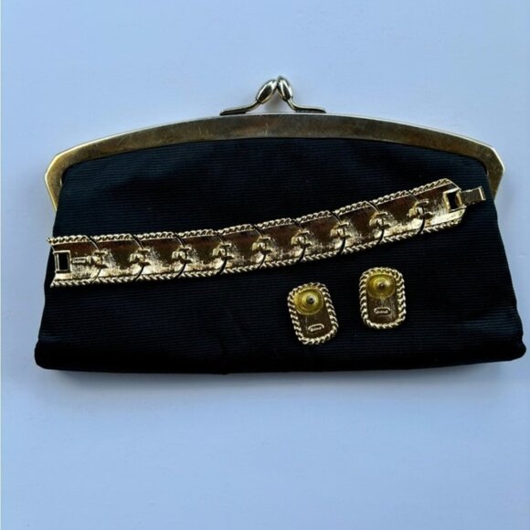 Vintage Butler cream enamel bracelet and earring set - Picture 6 of 10